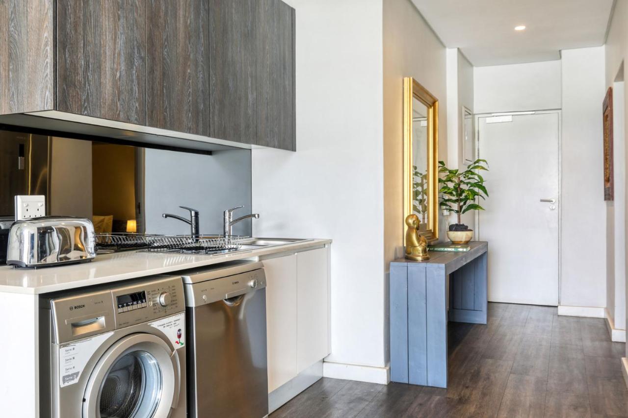 Backup-Powered Classic Luxury Apartment كيب تاون المظهر الخارجي الصورة