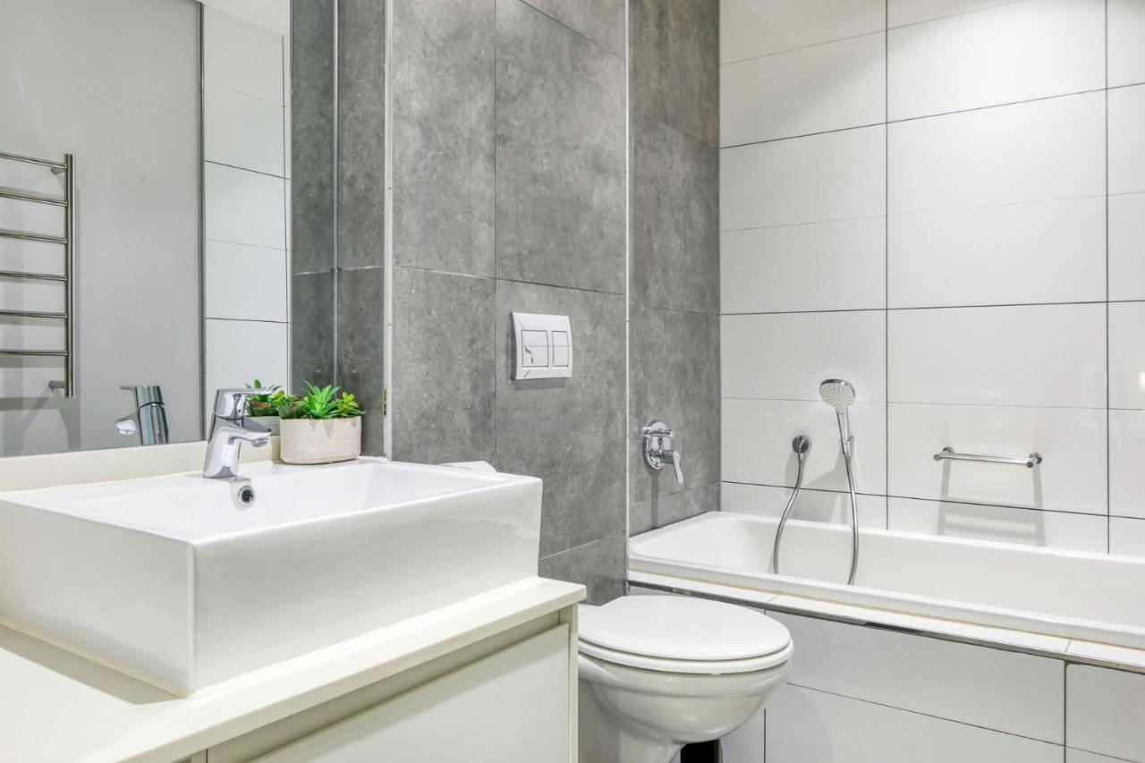Backup-Powered Classic Luxury Apartment كيب تاون المظهر الخارجي الصورة