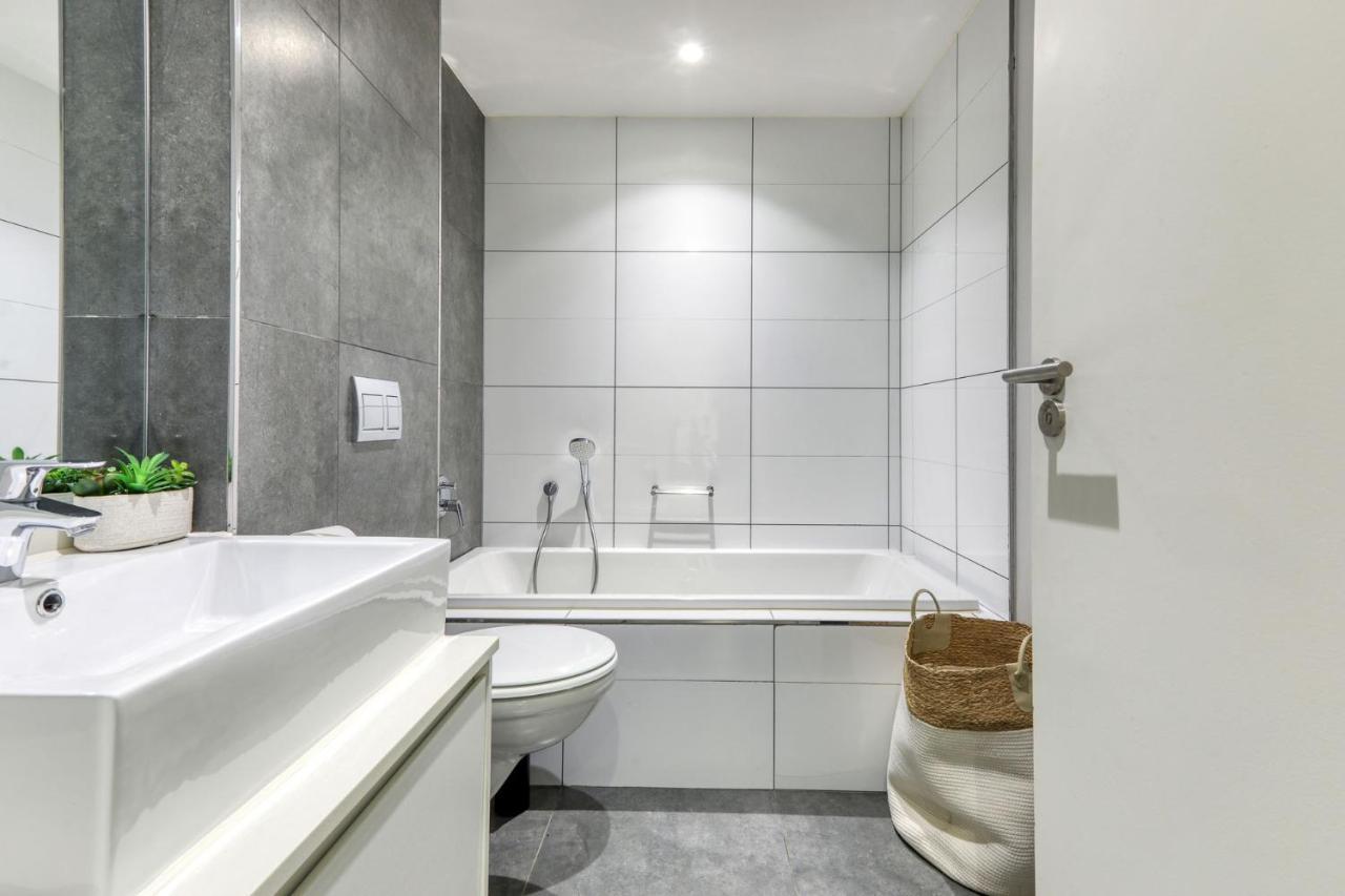 Backup-Powered Classic Luxury Apartment كيب تاون المظهر الخارجي الصورة