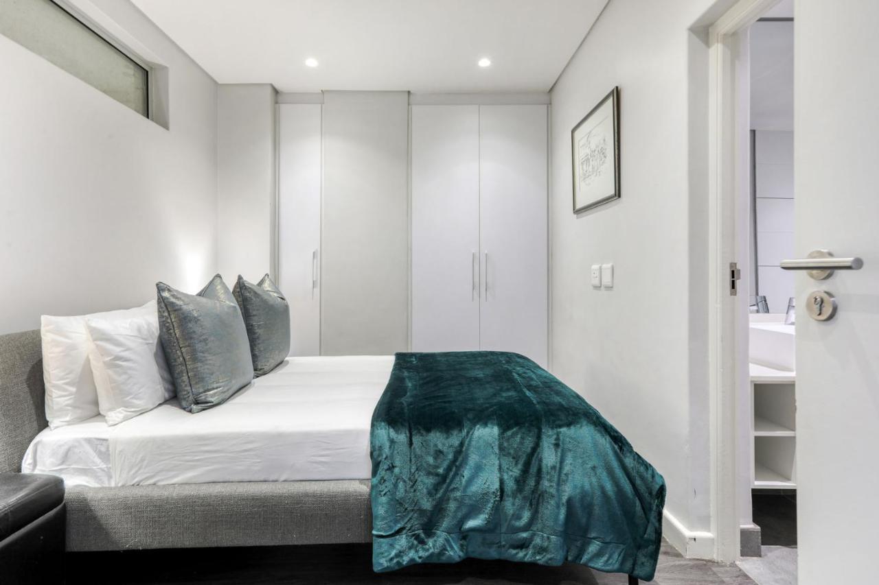 Backup-Powered Classic Luxury Apartment كيب تاون المظهر الخارجي الصورة